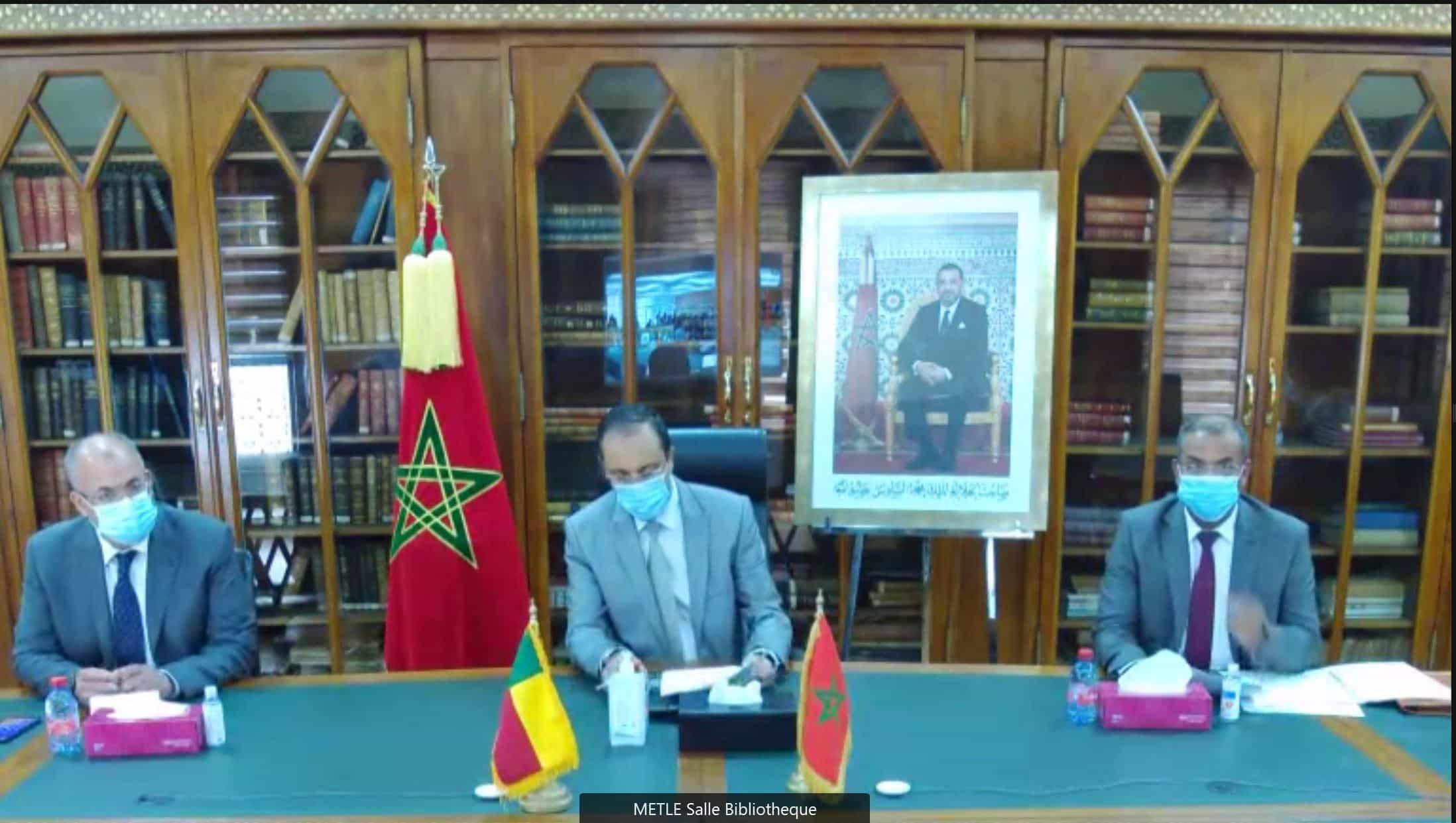 Cérémonie virtuelle de remise d’un don de 1000 casques homologués pour motos à la République du Bénin